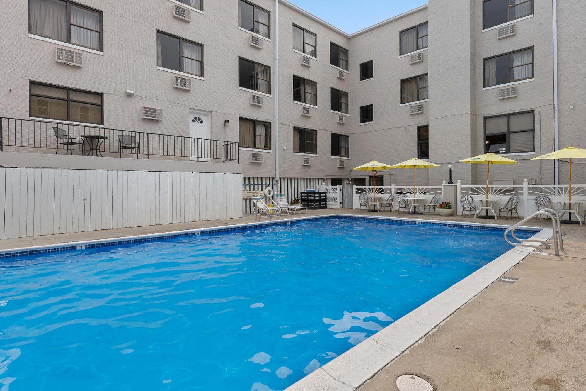 Oceanic Hotel & Barefoot Tiki Bar Wildwood Esterno foto